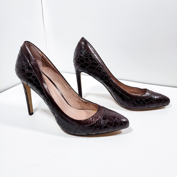 Vince Camuto VC-Norrow "Dark Wood" Embossed Leather Heels - Picture 2 of 9